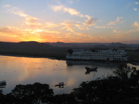 041218041554_sunset_lake_palace