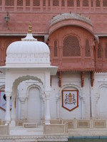 041209023050_emblem_of_junagarh