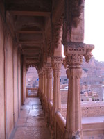 041211043158_haveli_balcony