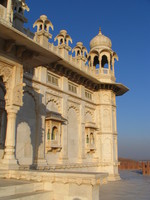 041216031942_white_marble_tower