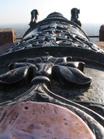 041216024304_engraving_on_cannon
