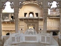 041221164838_white_marble_balcony