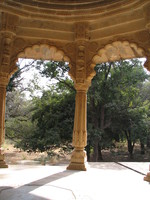 041221141142_inside_the_royal_cenotaphs