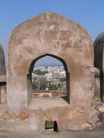 050104131100_city_wall_of_jhansi