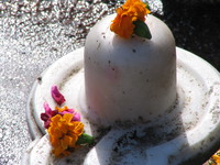 041204232722_shiva_lingam