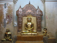 041214222516_golden_jain_god