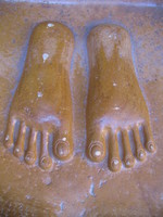 041214223156_feet_of_jain_god