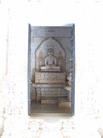 041217001540_jain_god_in_white_marble