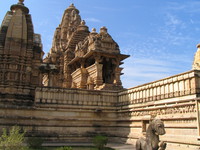 041231133530_lakshmana_temple