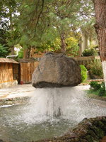 003_fountain_outside_the_museum