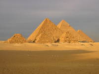 051_the_six_pyramids