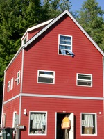 06170148_red_house