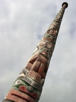 04210056_totem