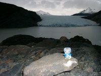 11130027_hello_kitty_posing_for_glacier