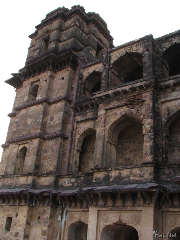 three story building of chaturbhuj temple