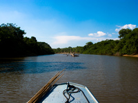 20091101161758_pantanal_boat_tour