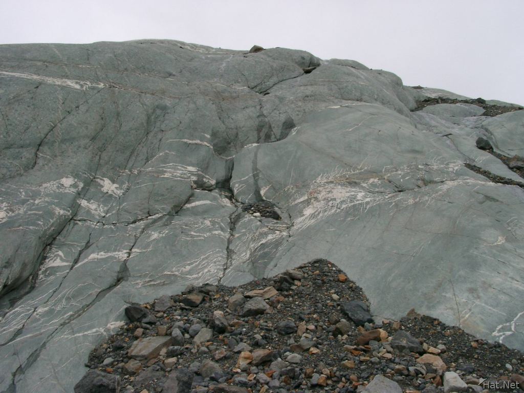 rocks dropped to glacier